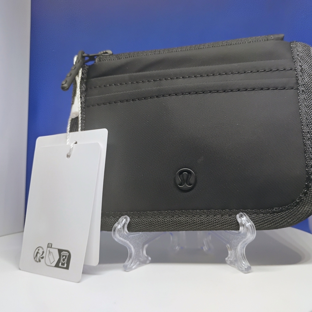 Lululemon Black Lightweight Zippered Card Holder True Identity NWT